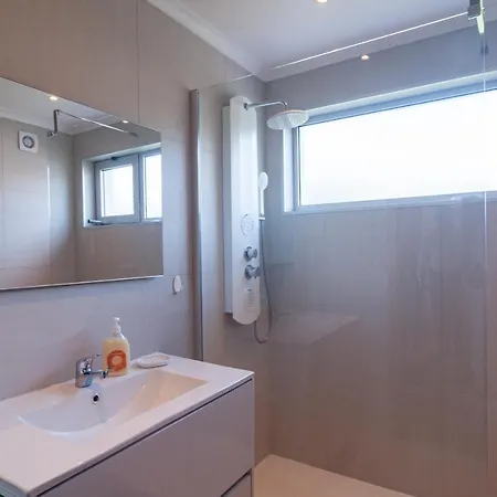 Apartment Island Jewel *