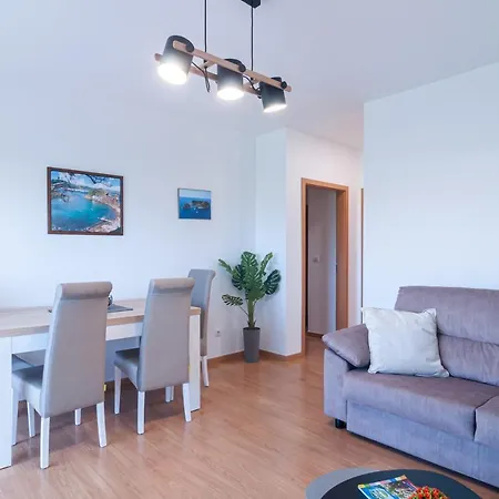 Apartment Island Jewel *