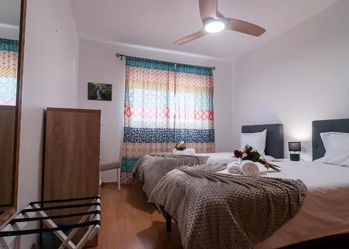 Apartment Island Jewel